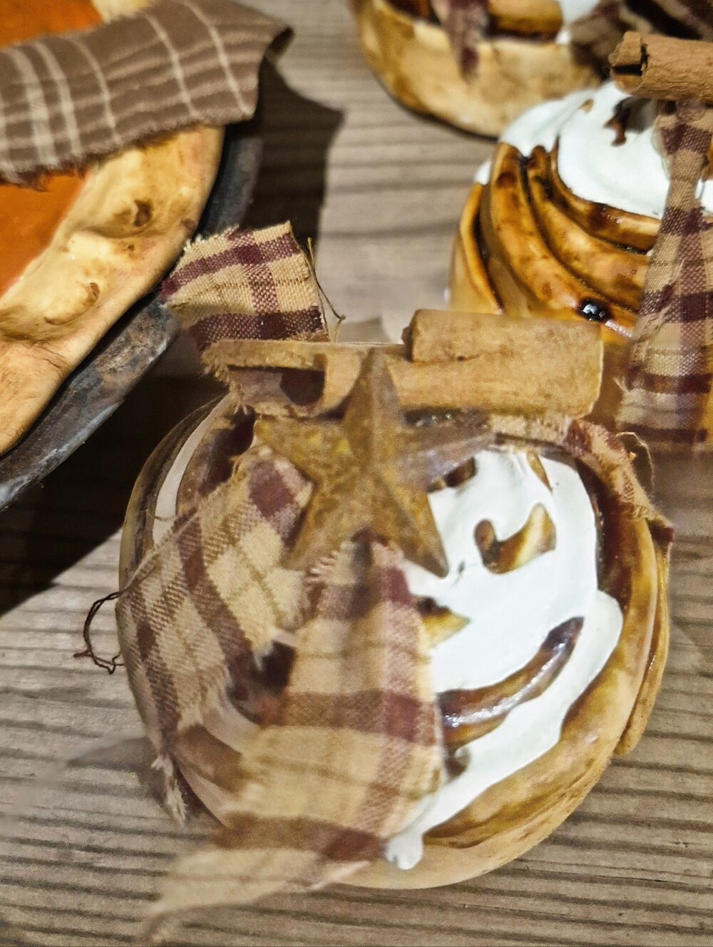 Primitive Cinnamon Bun
